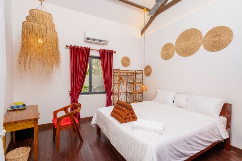 Star Bathing - The Kampung Kamboja Boutique Hotel is located in Siem Reap Town